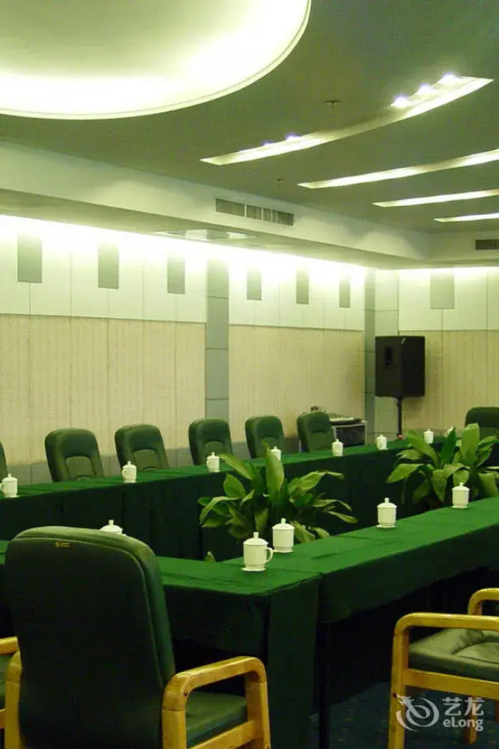 Yichang Guobin Garden Hotel