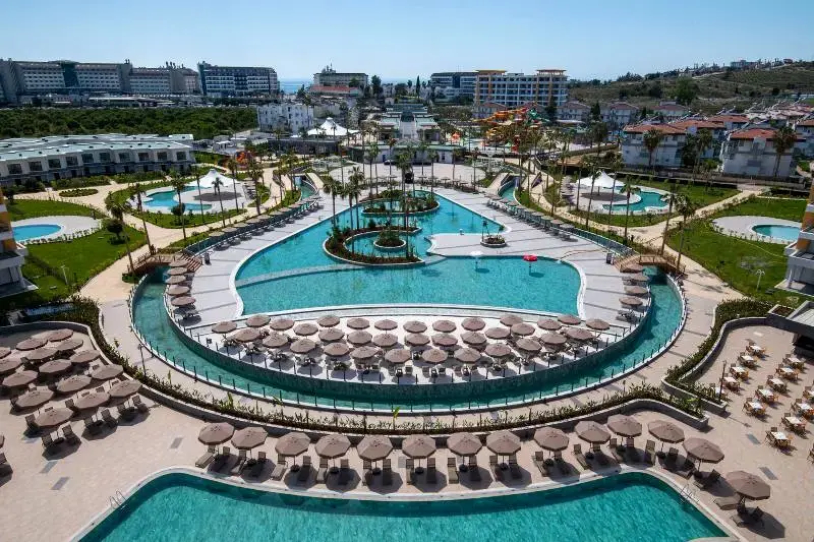 Azura World Hotel