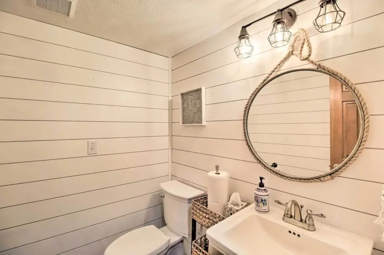 Chic Pinetop Retreat w/ Separate Apartment!