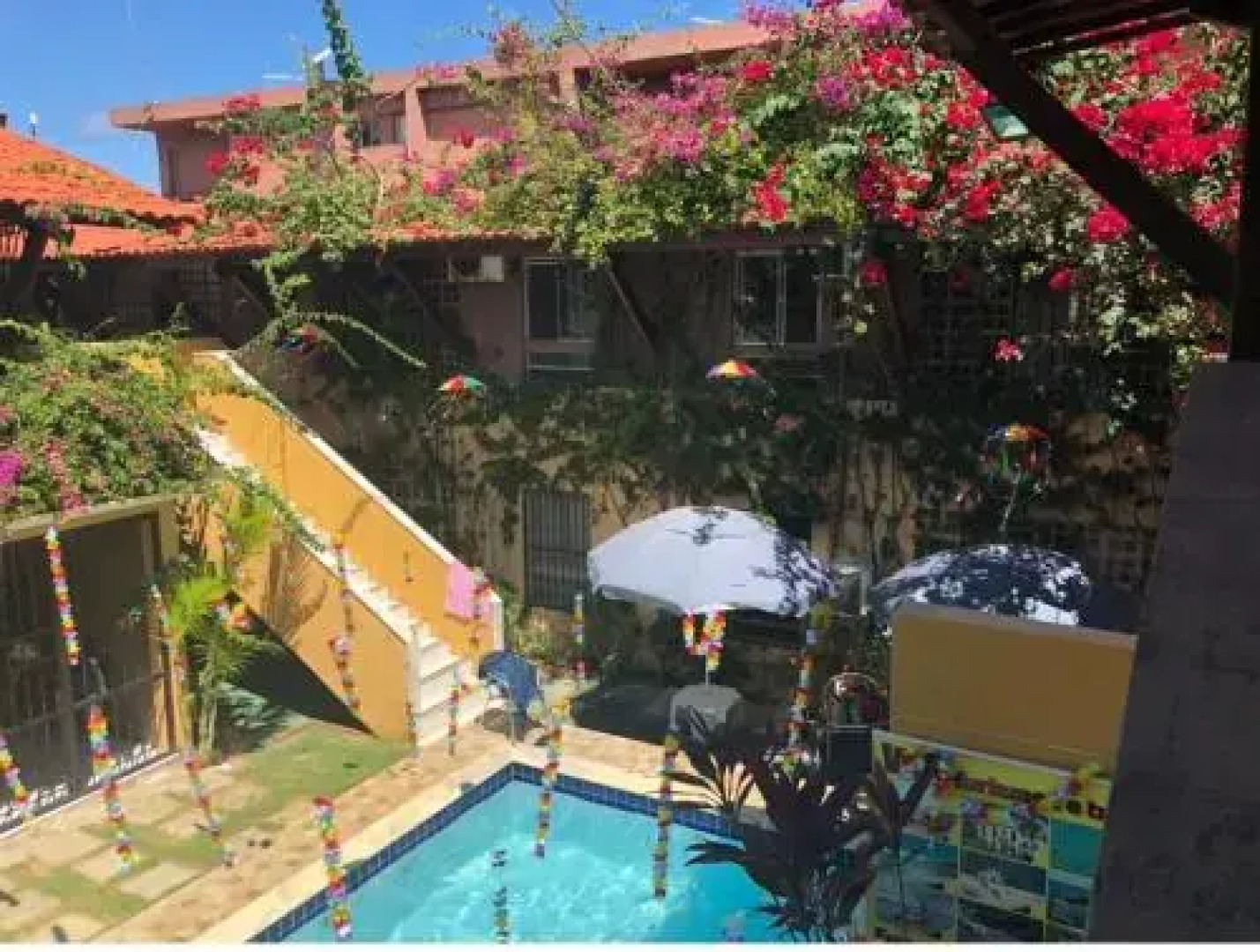 Apartamentos Condominio a Beira Mar