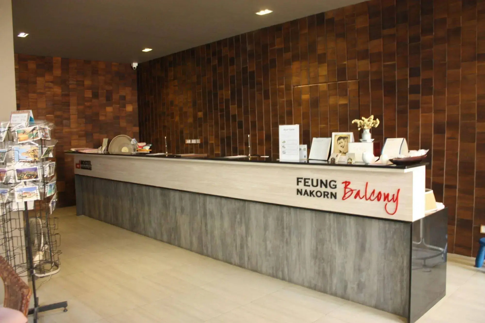 Feung Nakorn Balcony Rooms and Cafe