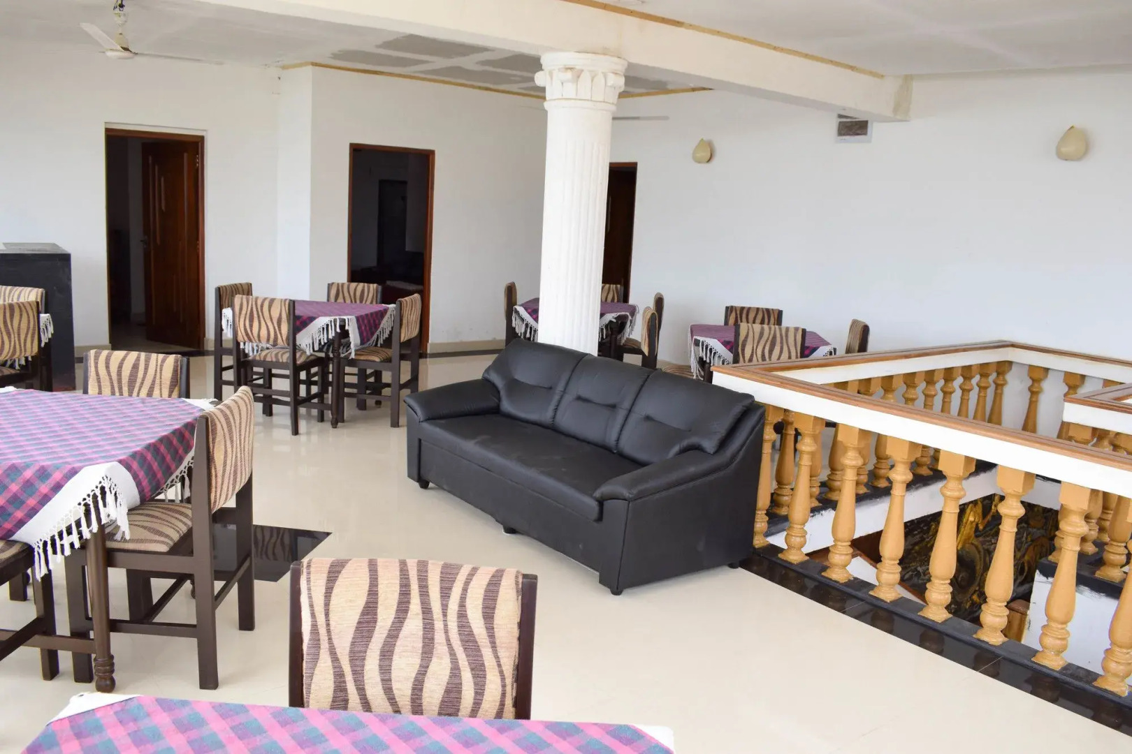 Yoho Menarigama Road