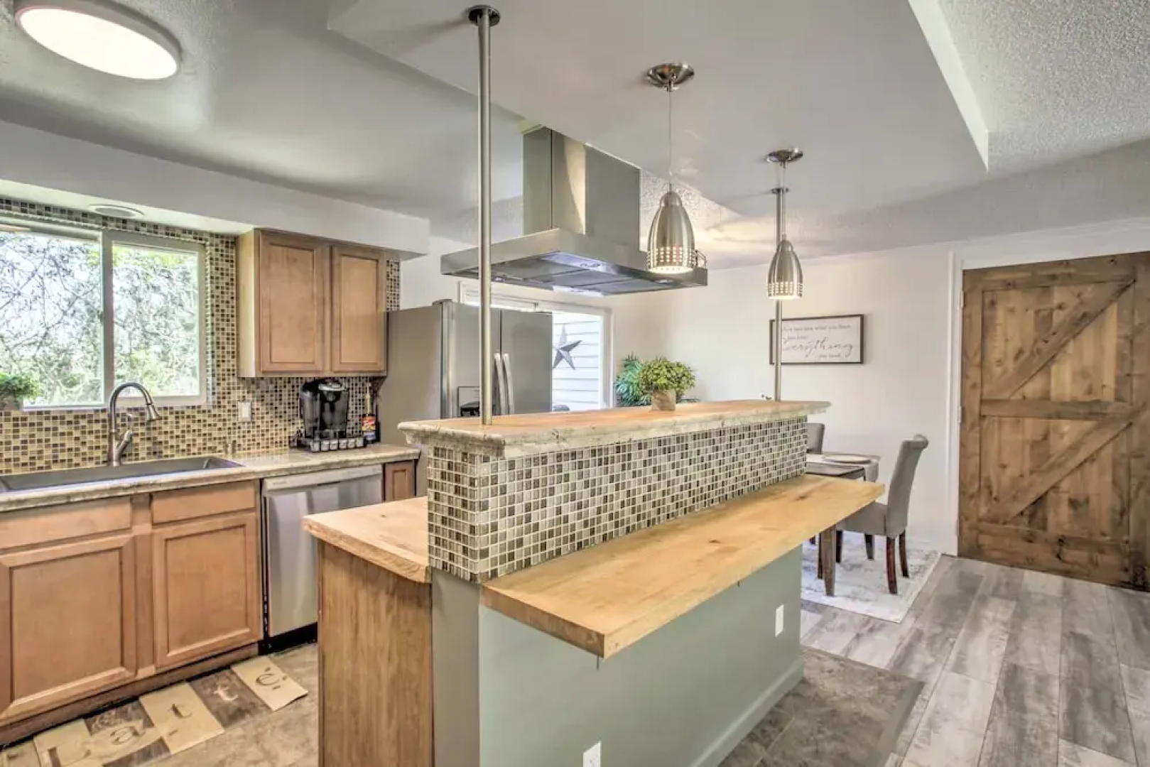 The Overlook Gem: Stunning Views & Serenity Awaits