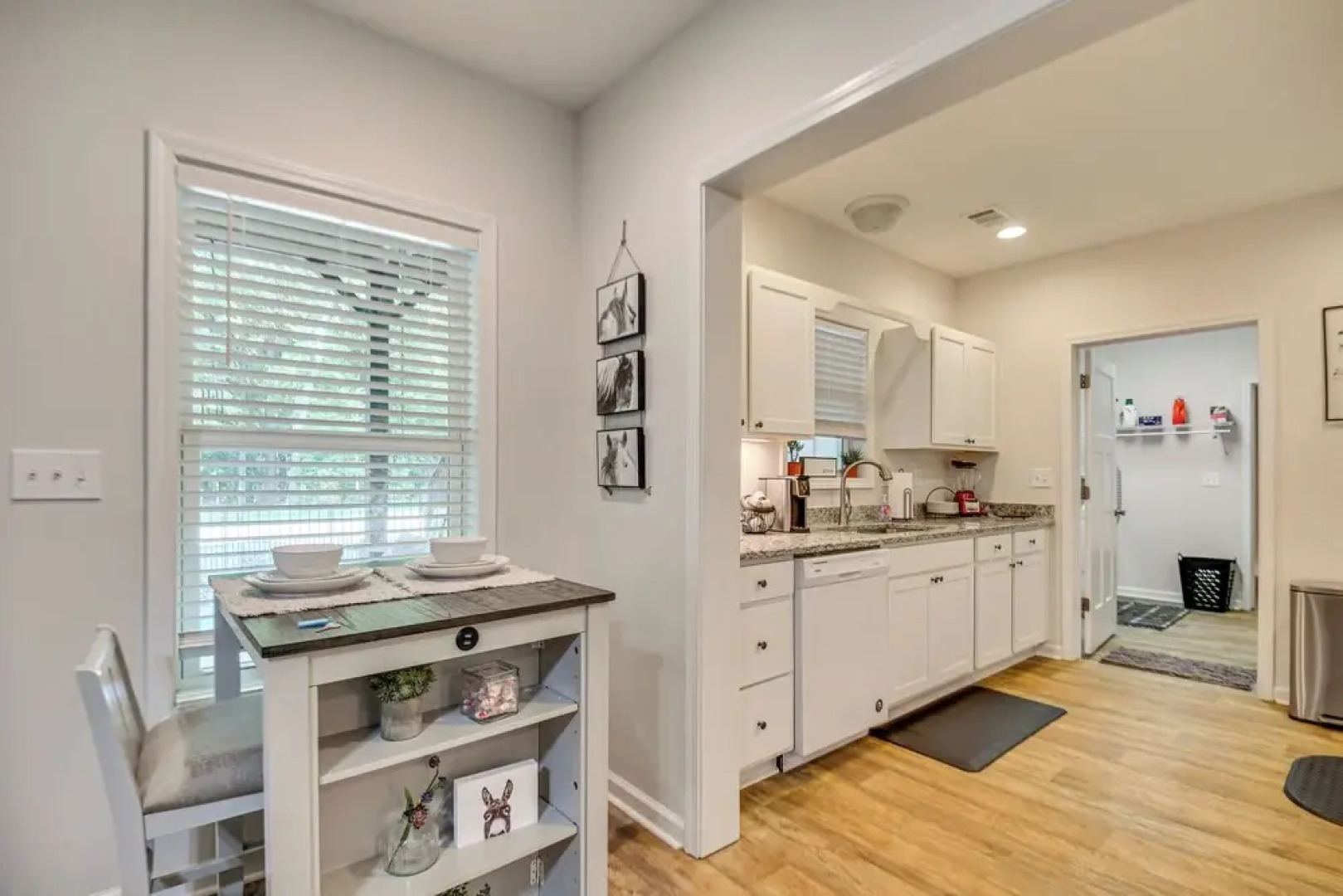 Pet-friendly Georgia Apartment: 8 Mi to Athens!