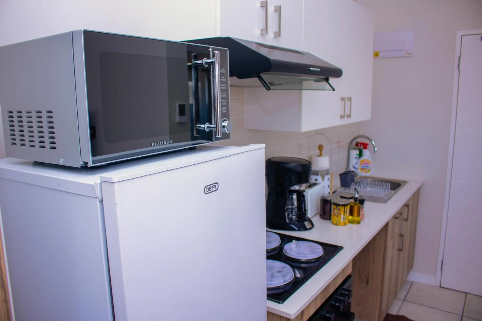 Charms and bows studio apartment -near ORT airport