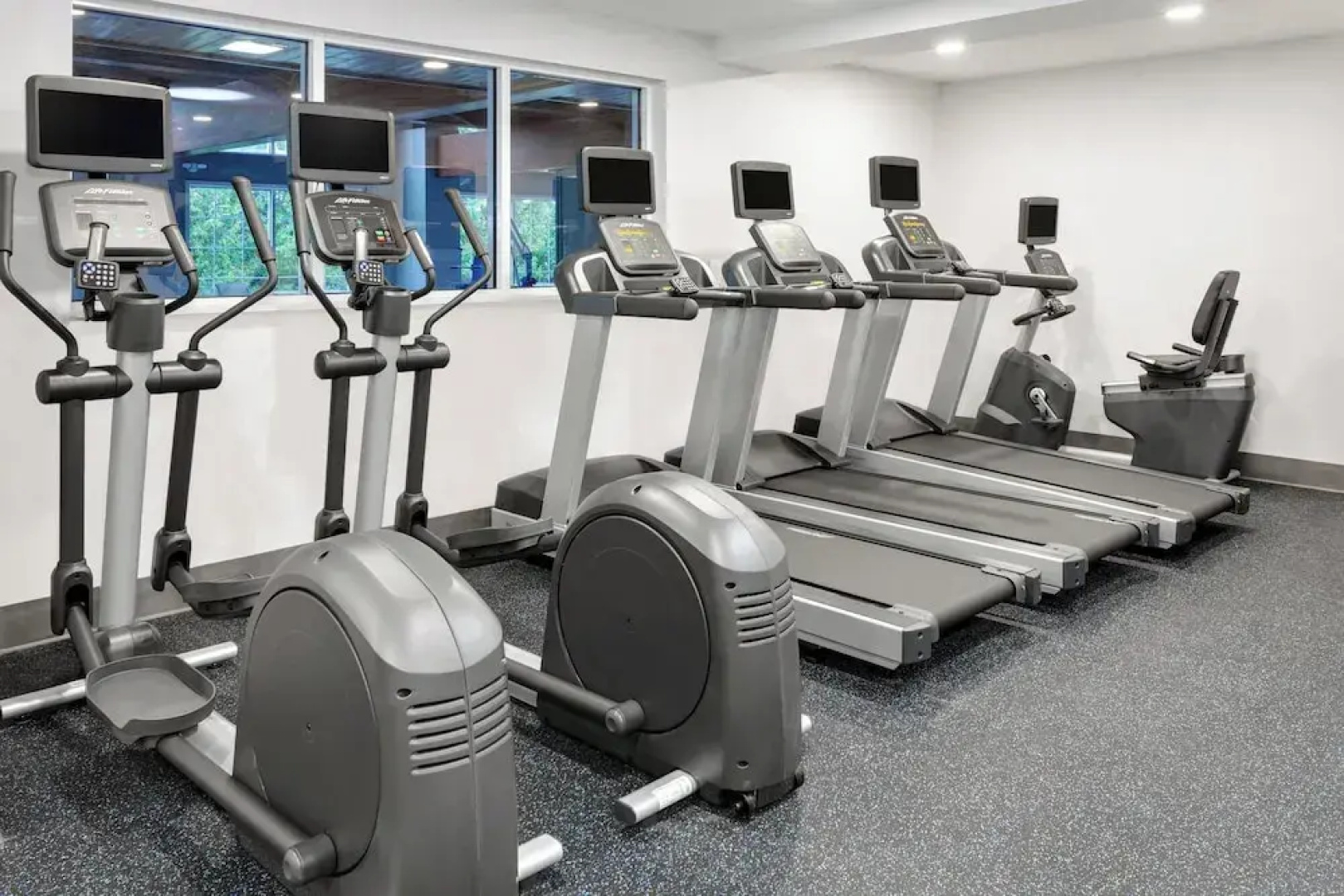 Holiday Inn Express And Suites Port Washington