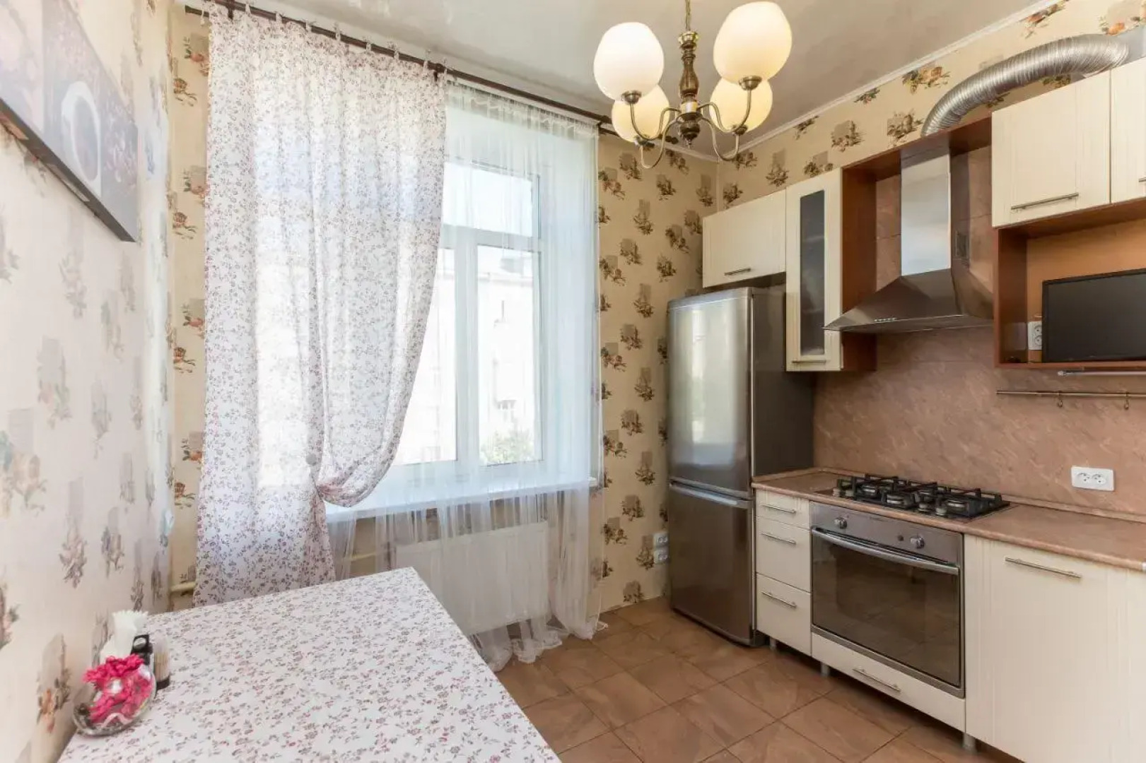 Апартаменты на улице Типанова 16