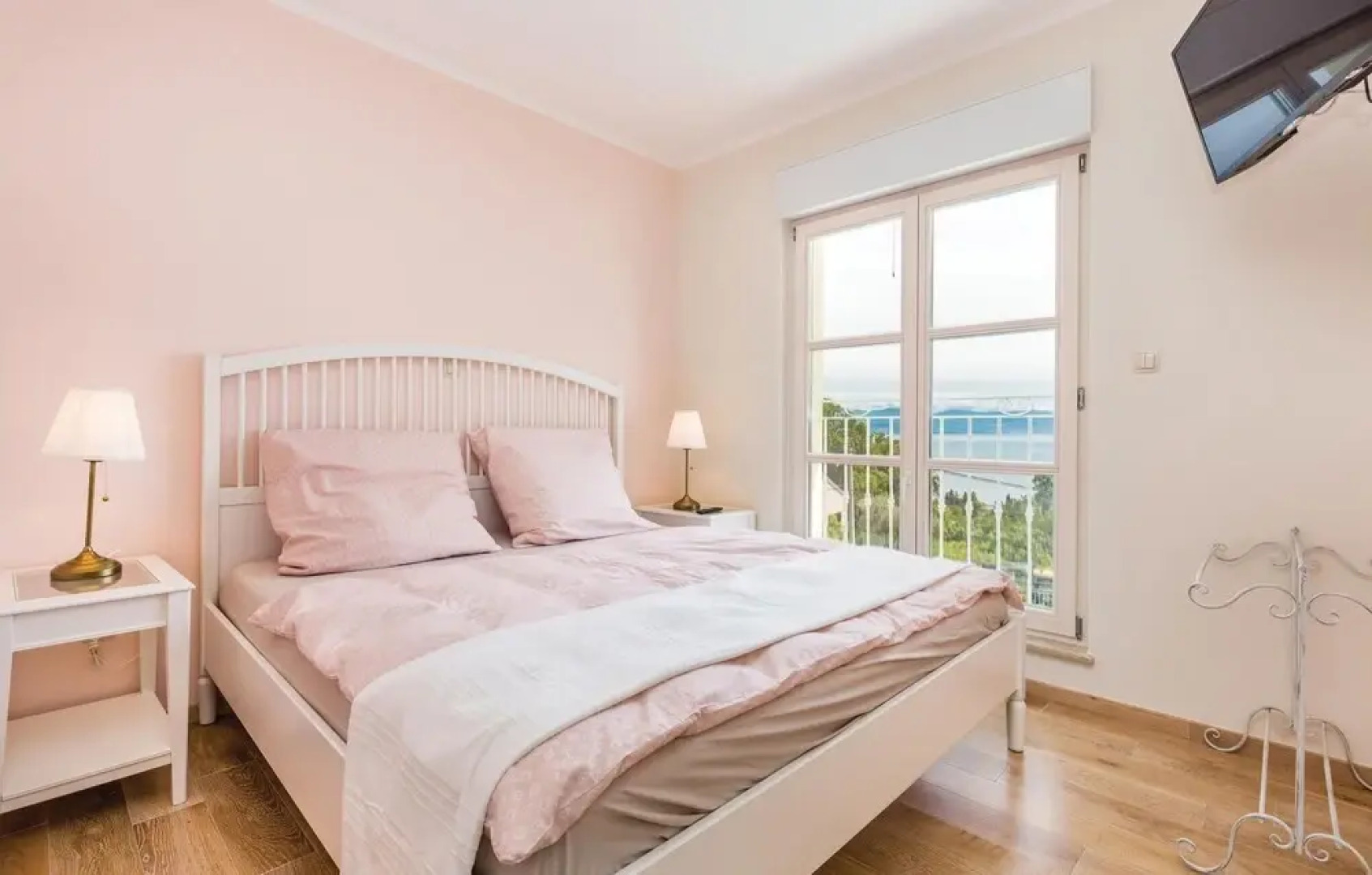 Beautiful Home in Lovran With Sauna, Wifi and 6 Bedrooms