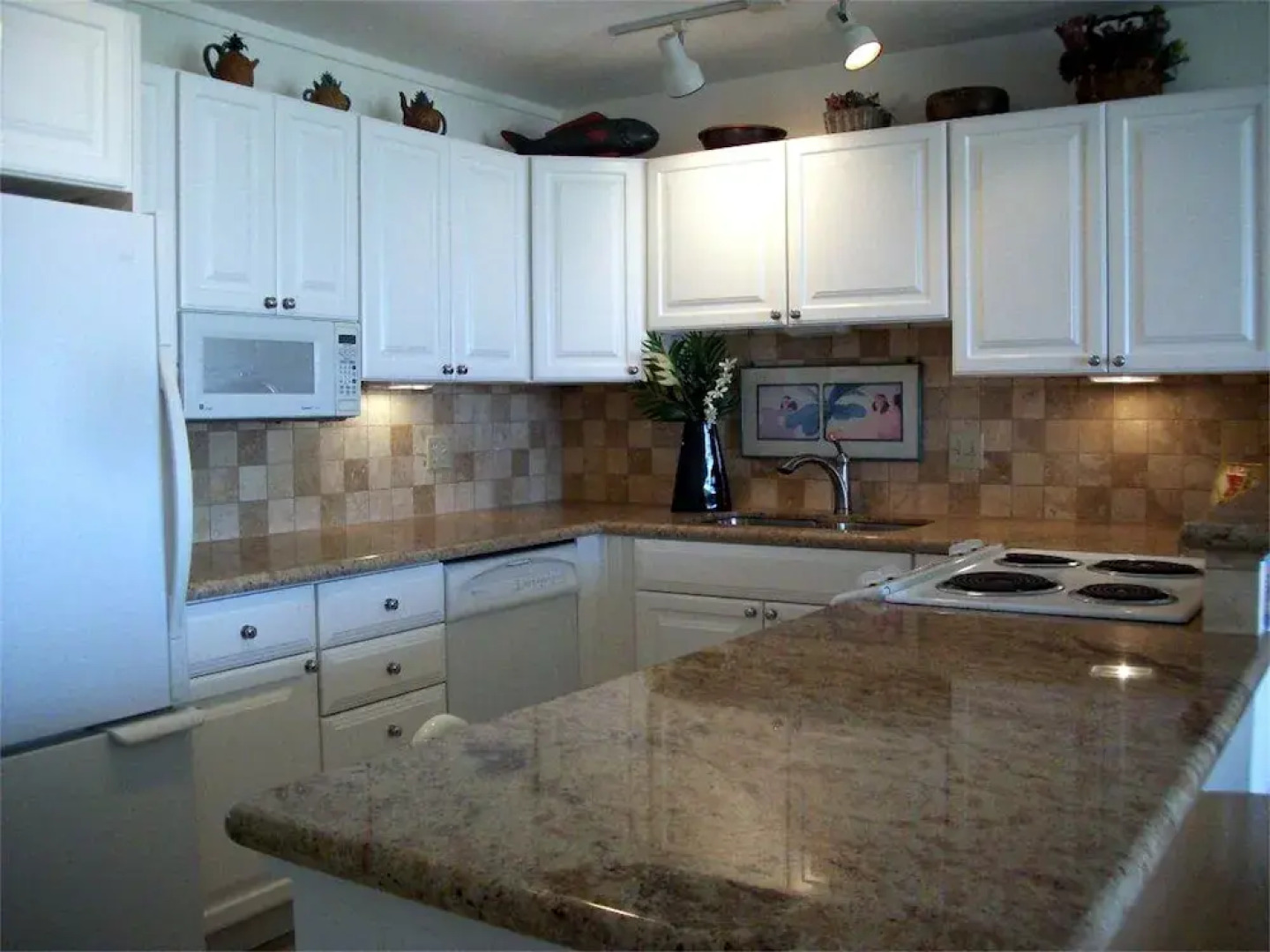 Hale Kai O Kihei by CRH