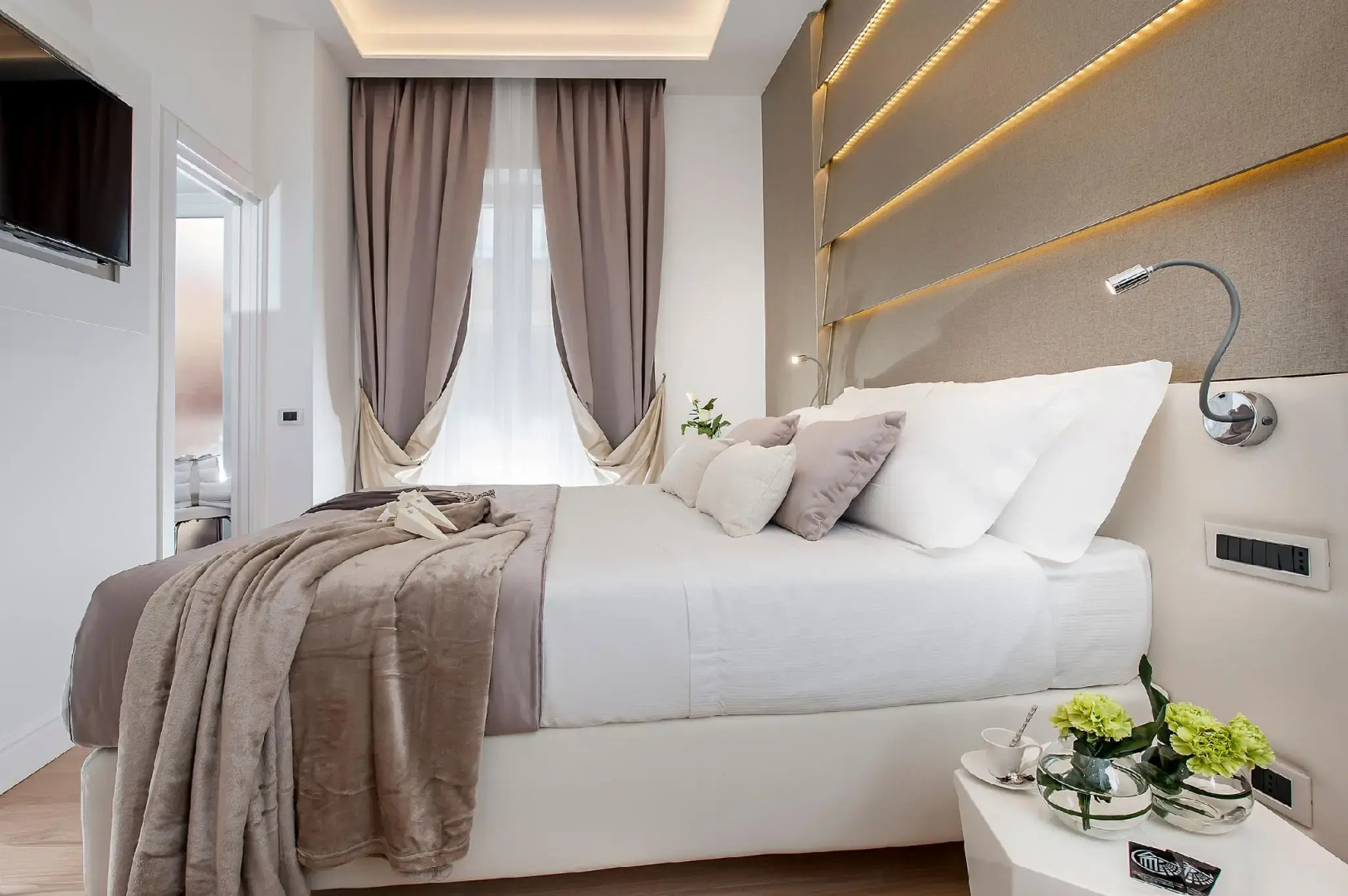 Vatican Style Suite