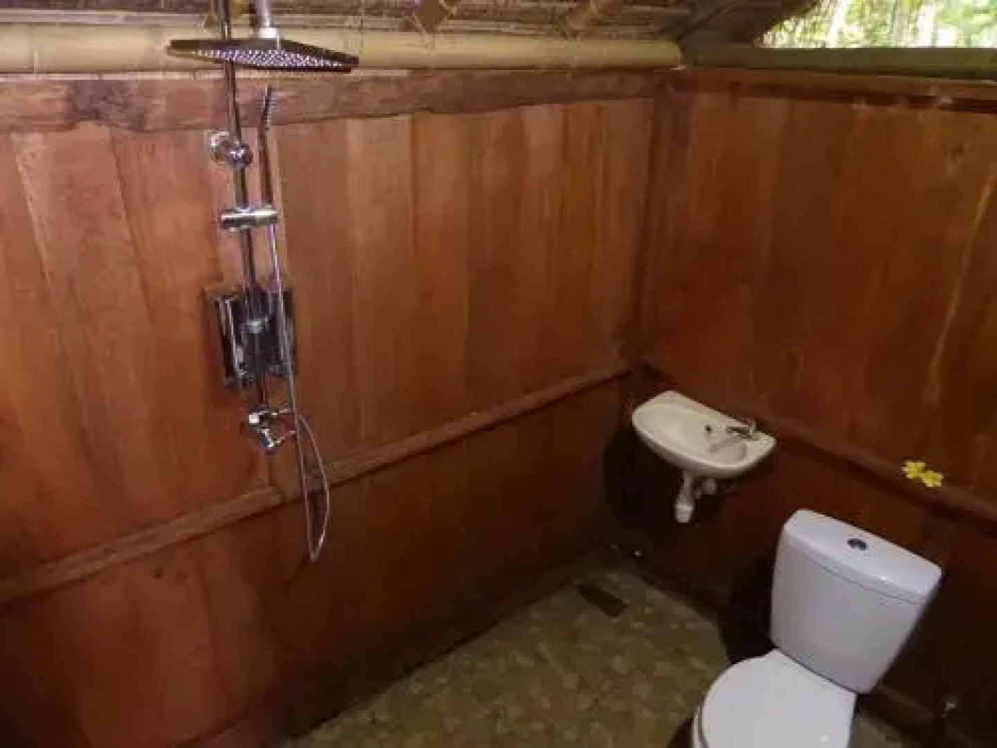 Shibui Garden Bungalows and Restaurant