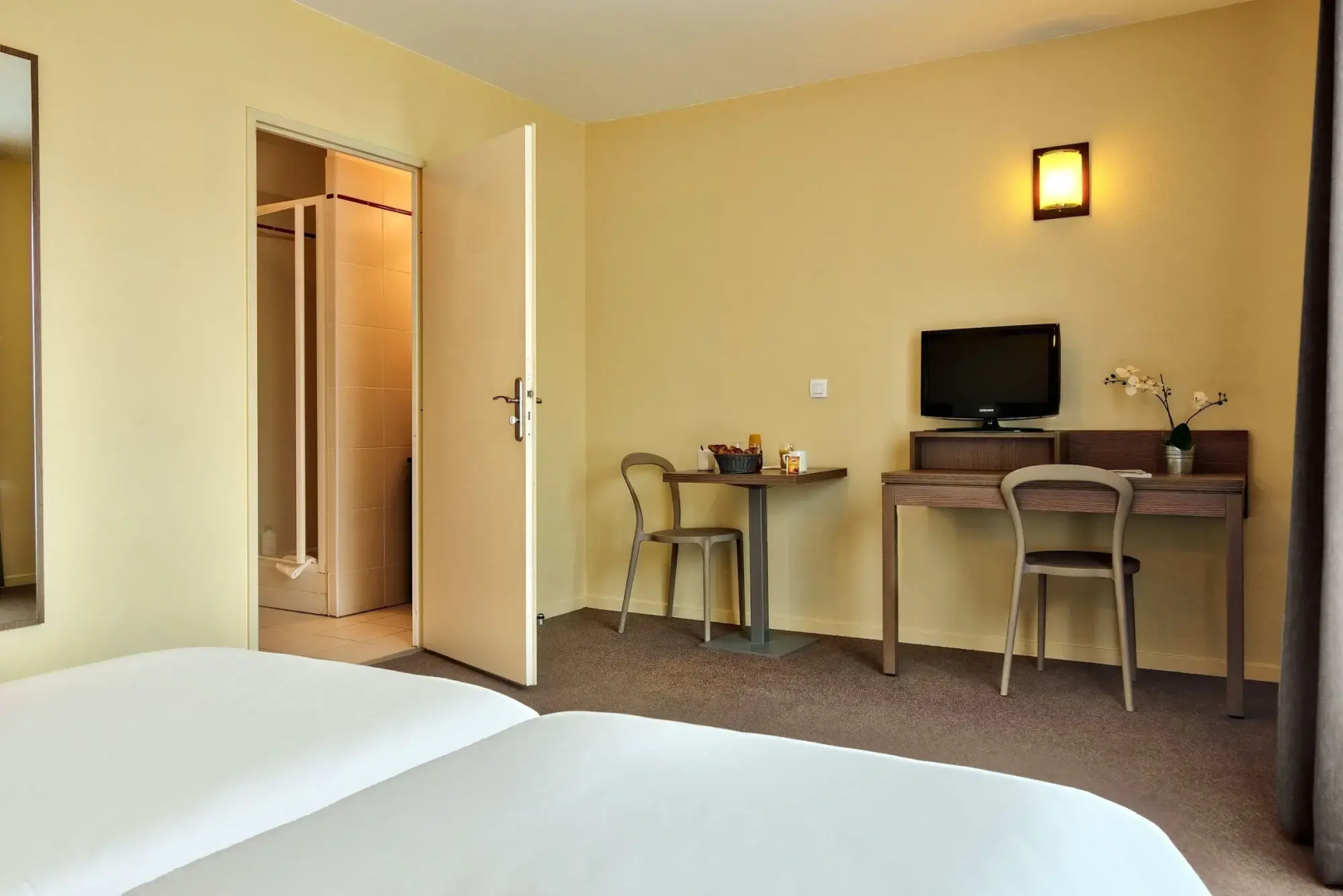 Zenitude Hôtel - Résidences Magny les Hameaux