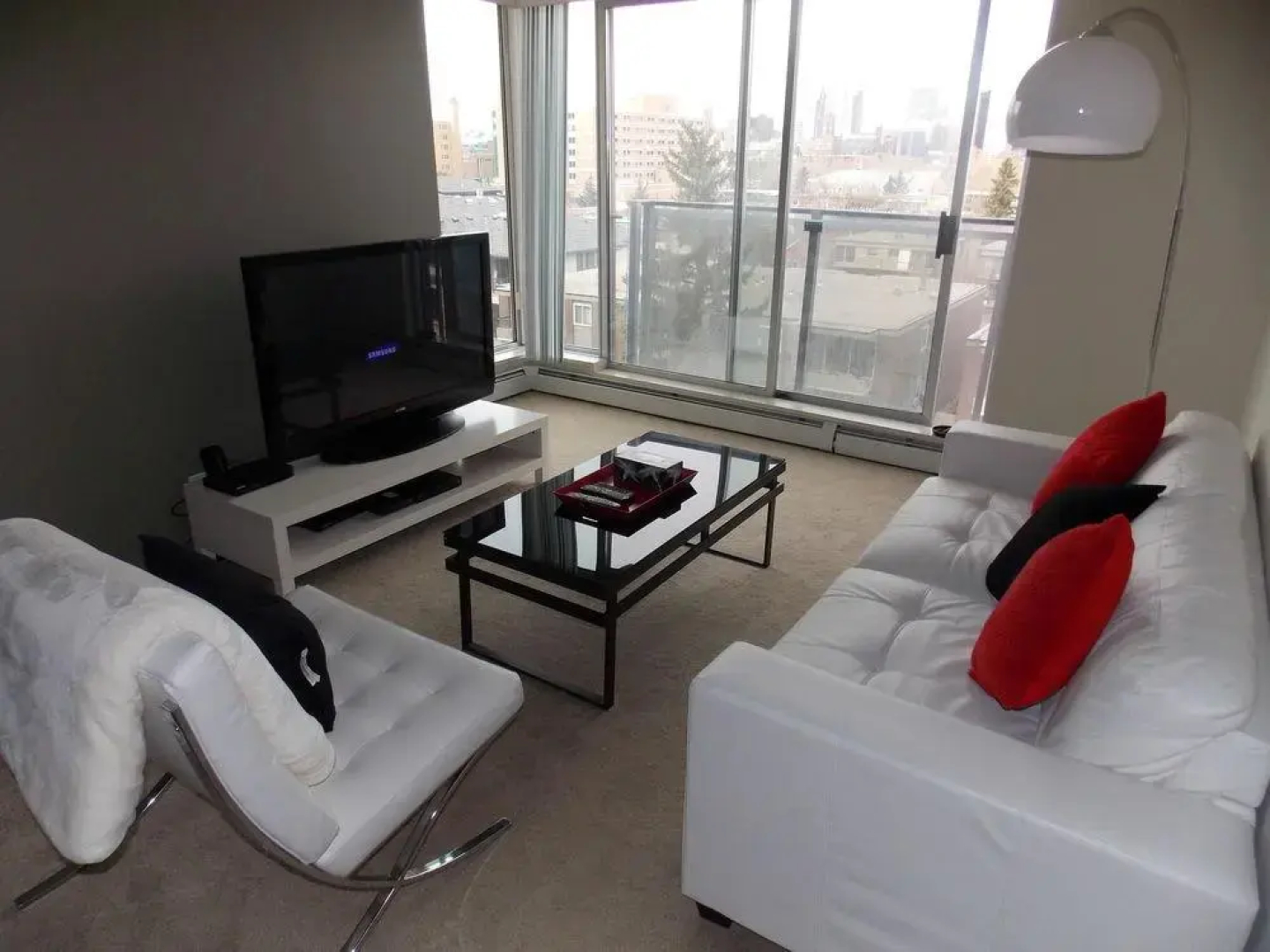 FastLane Suites Rouleau North