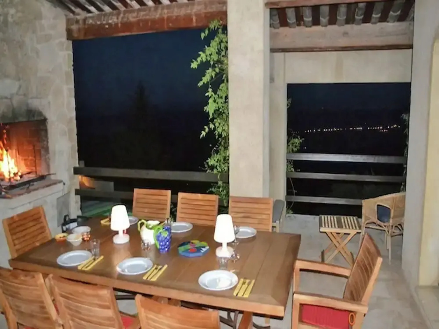 Sprawling Villa in Tourtour with Swimming Pool