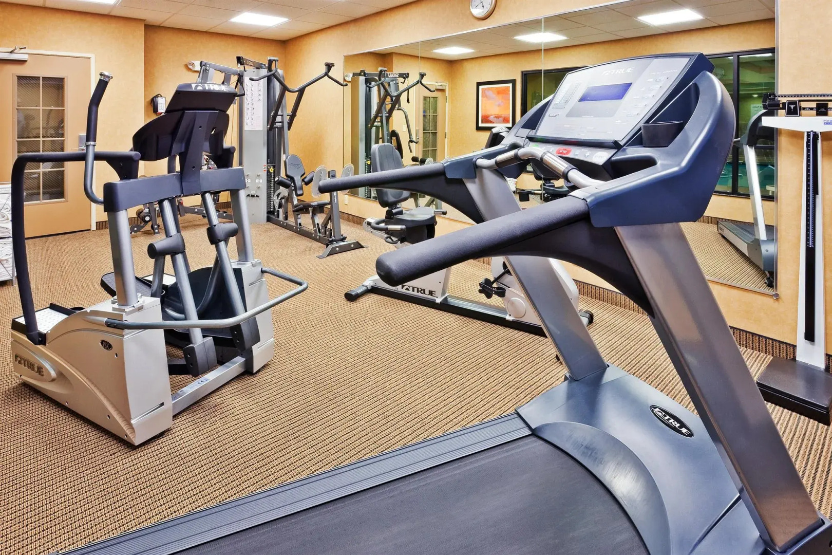 Holiday Inn Express Hotel & Suites Clovis by IHG