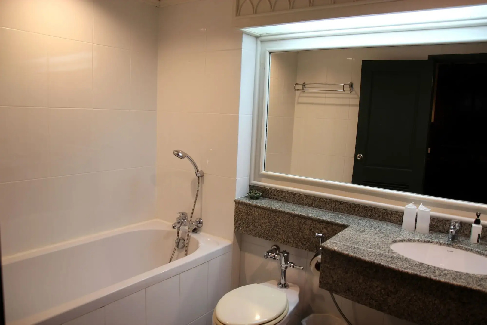 Aekpailin River Kwai Resort Kanchanaburi