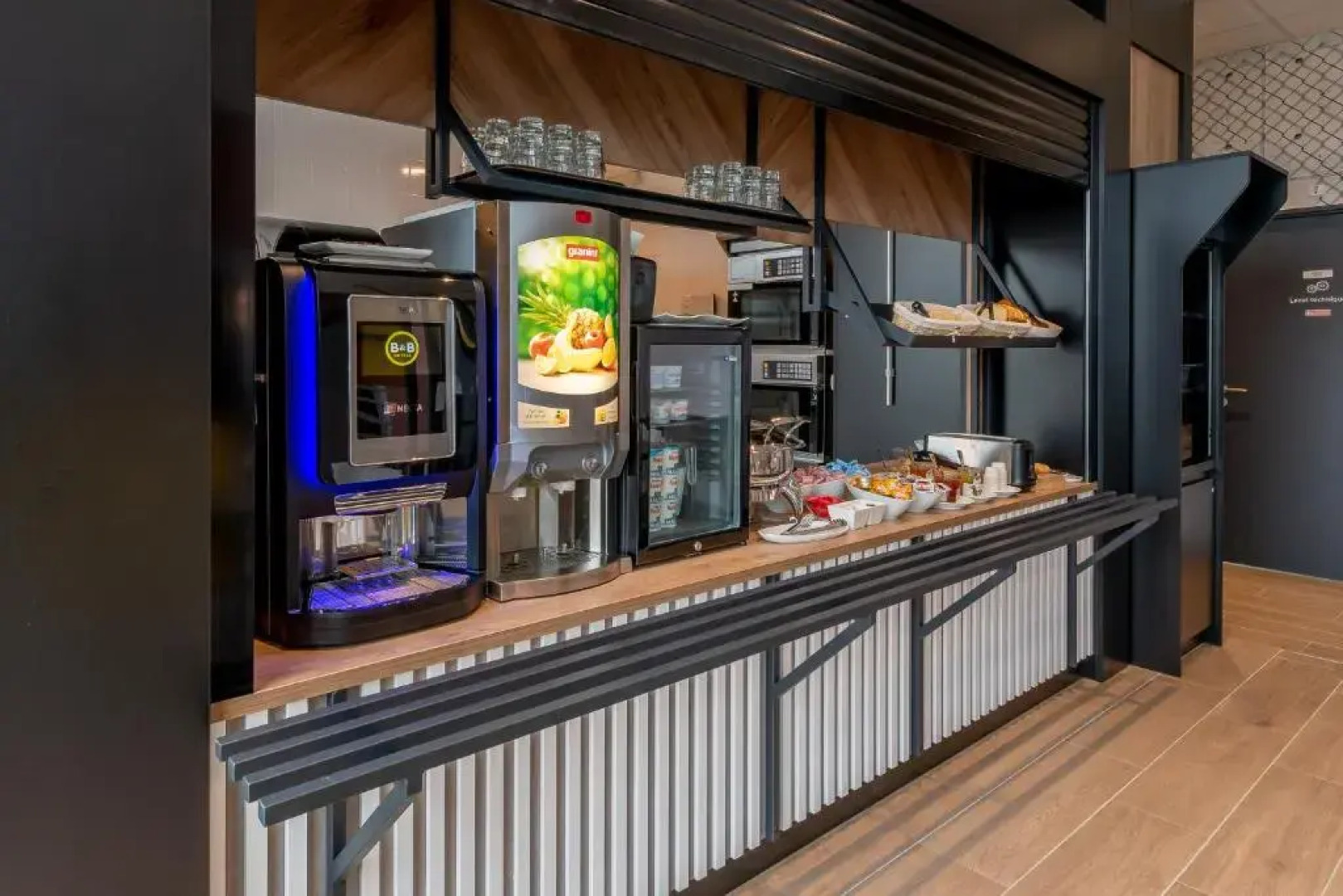 B&B HOTEL Paris Meudon Vélizy