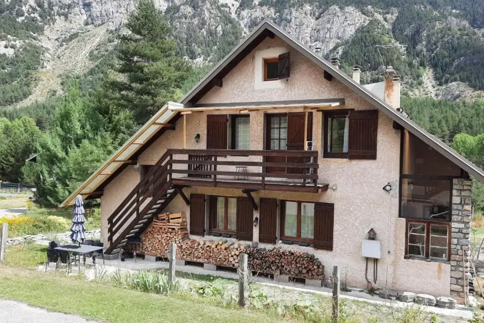 Vallée de la Clarée Rental for 4 people in Val-des-Prés "Le Rosier"