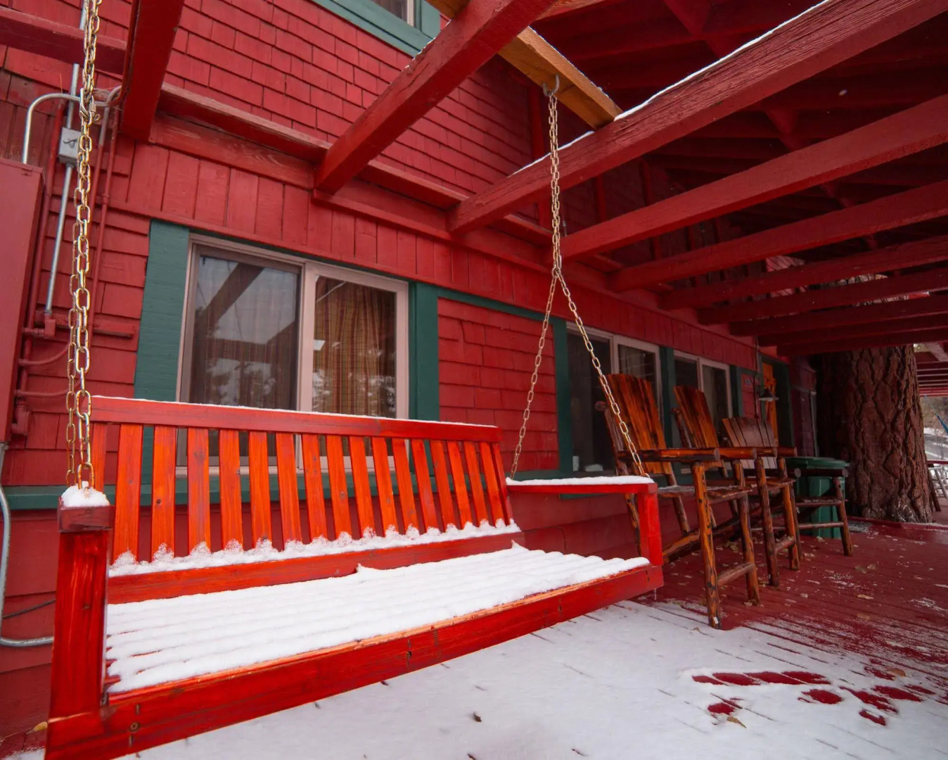 ITH Big Bear Lake Mountain Hostel & Lodge