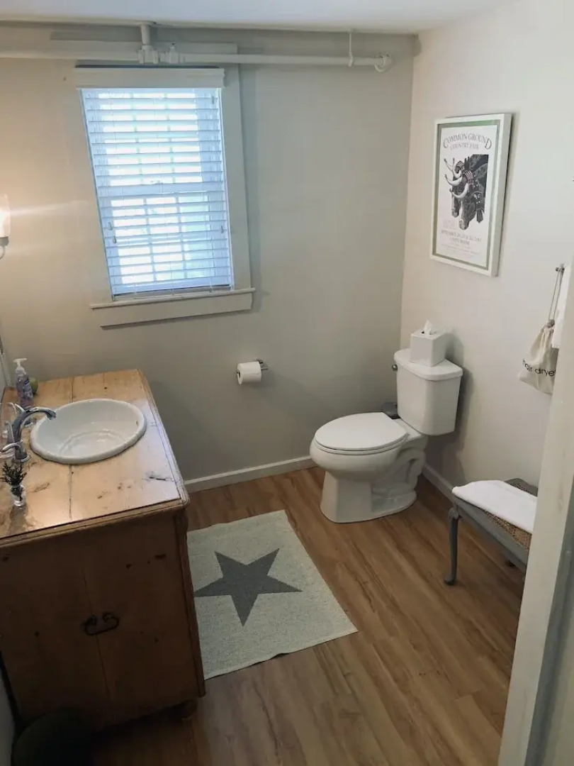 The Orchard House: Inn, Ice Cream, Cafe