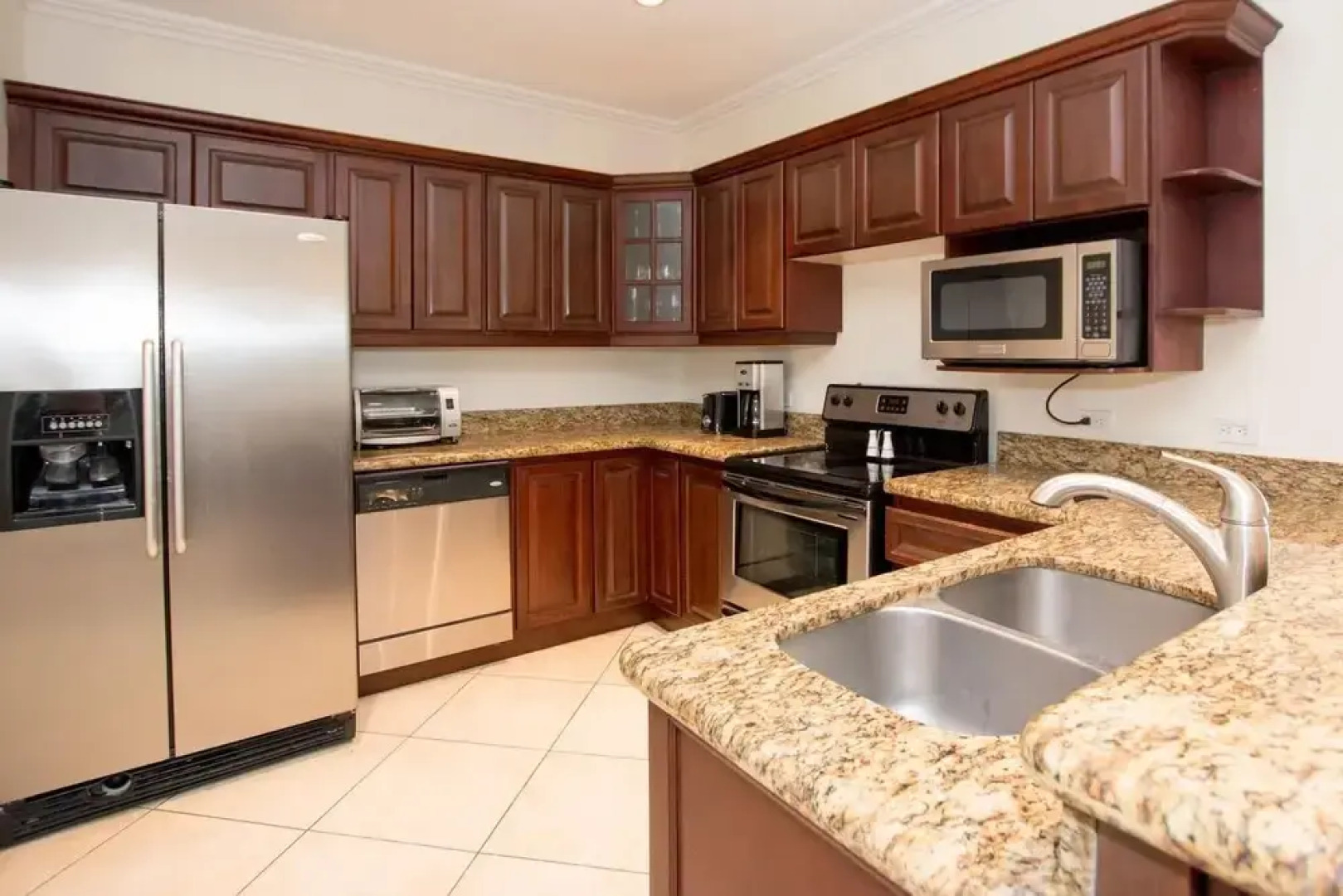 Luxury 3 bedroom condo with ocean view and private balcony