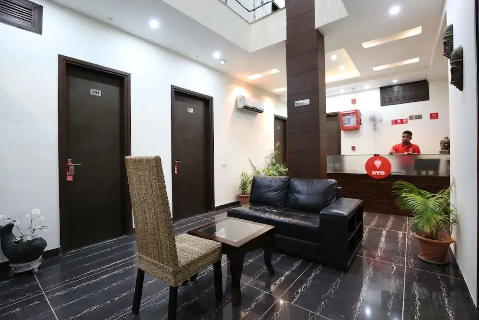 OYO 4897 Hotel The 13een