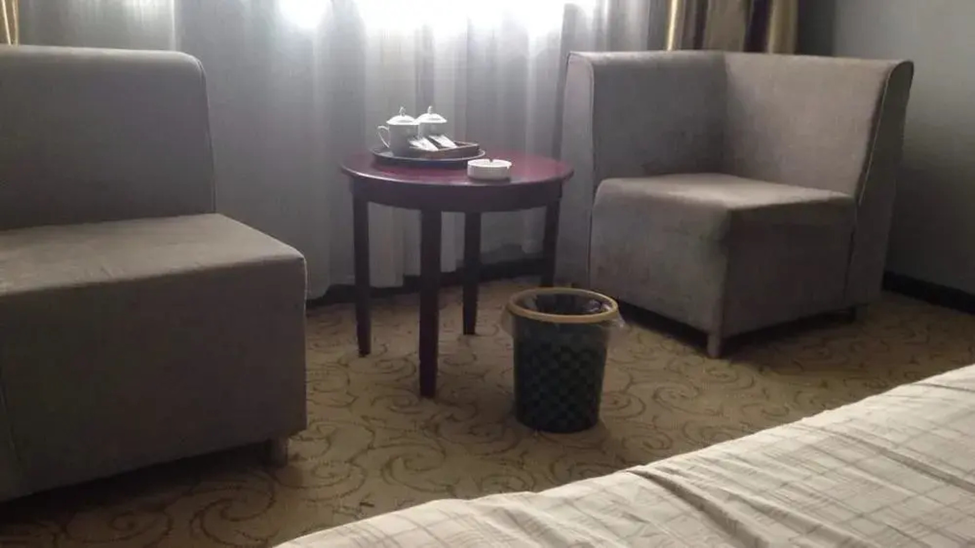 Xinyang Tianyi Express Hotel