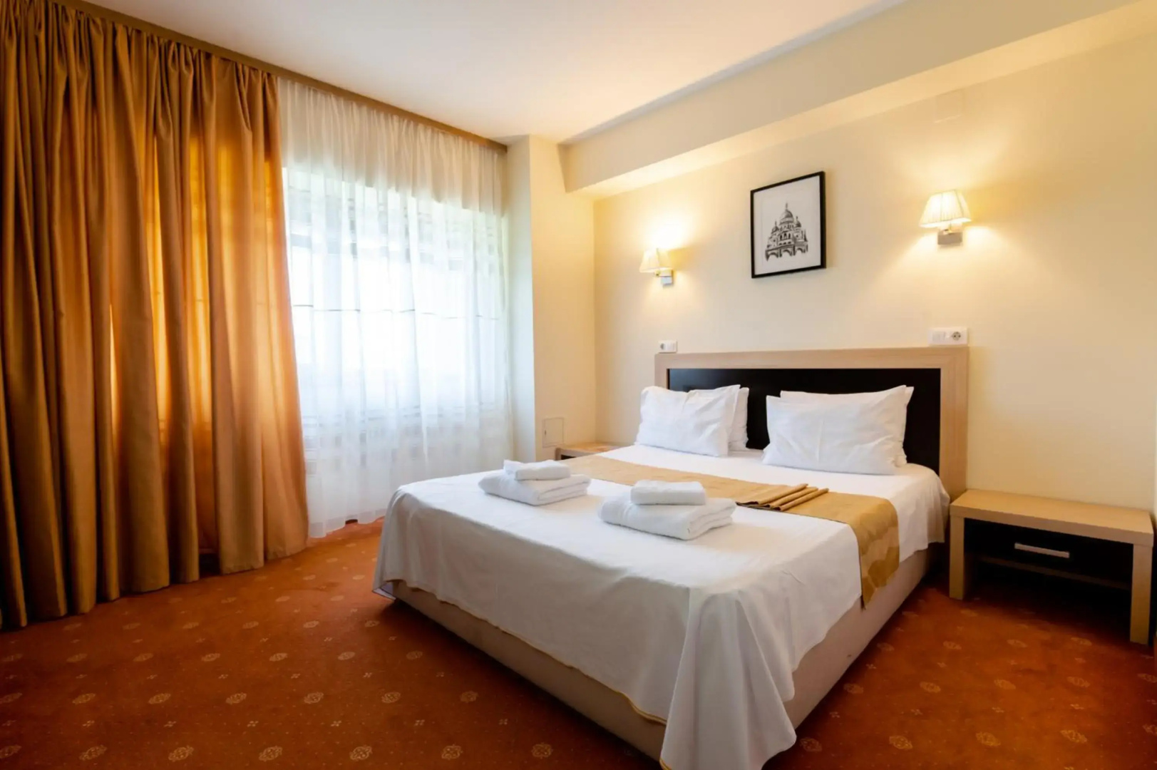Hotel Oxford Inn & Suites