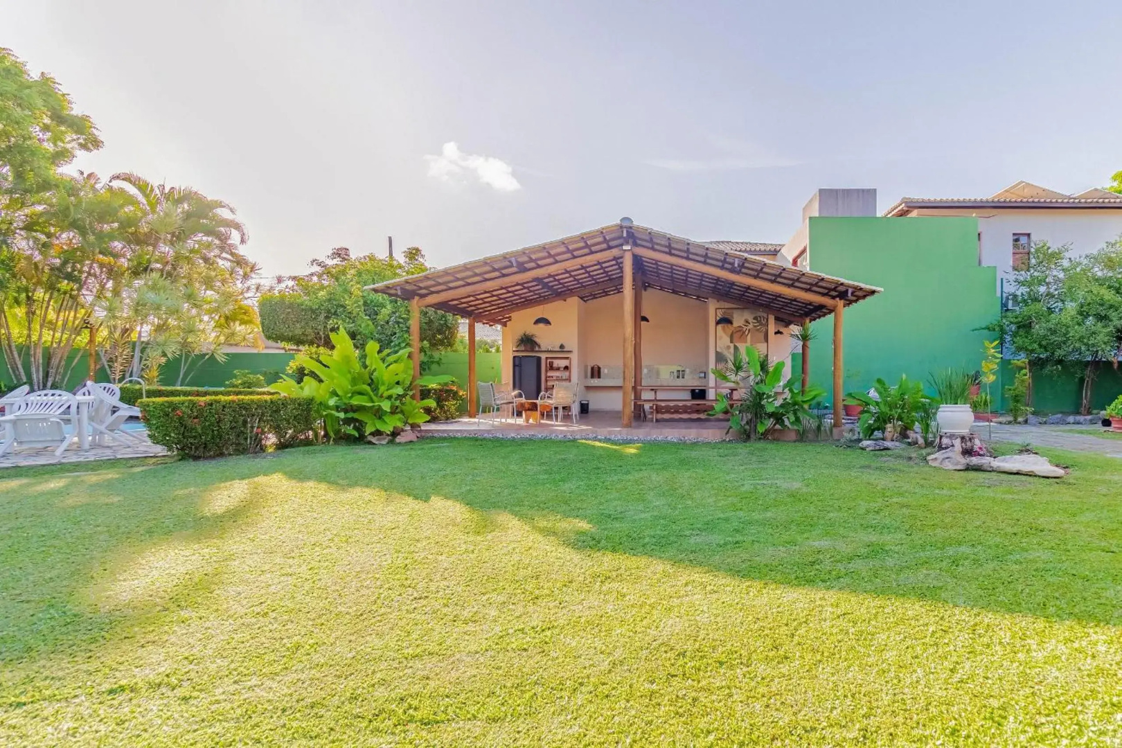 VT04 Excelente Casa 3 Quartos e Piscina