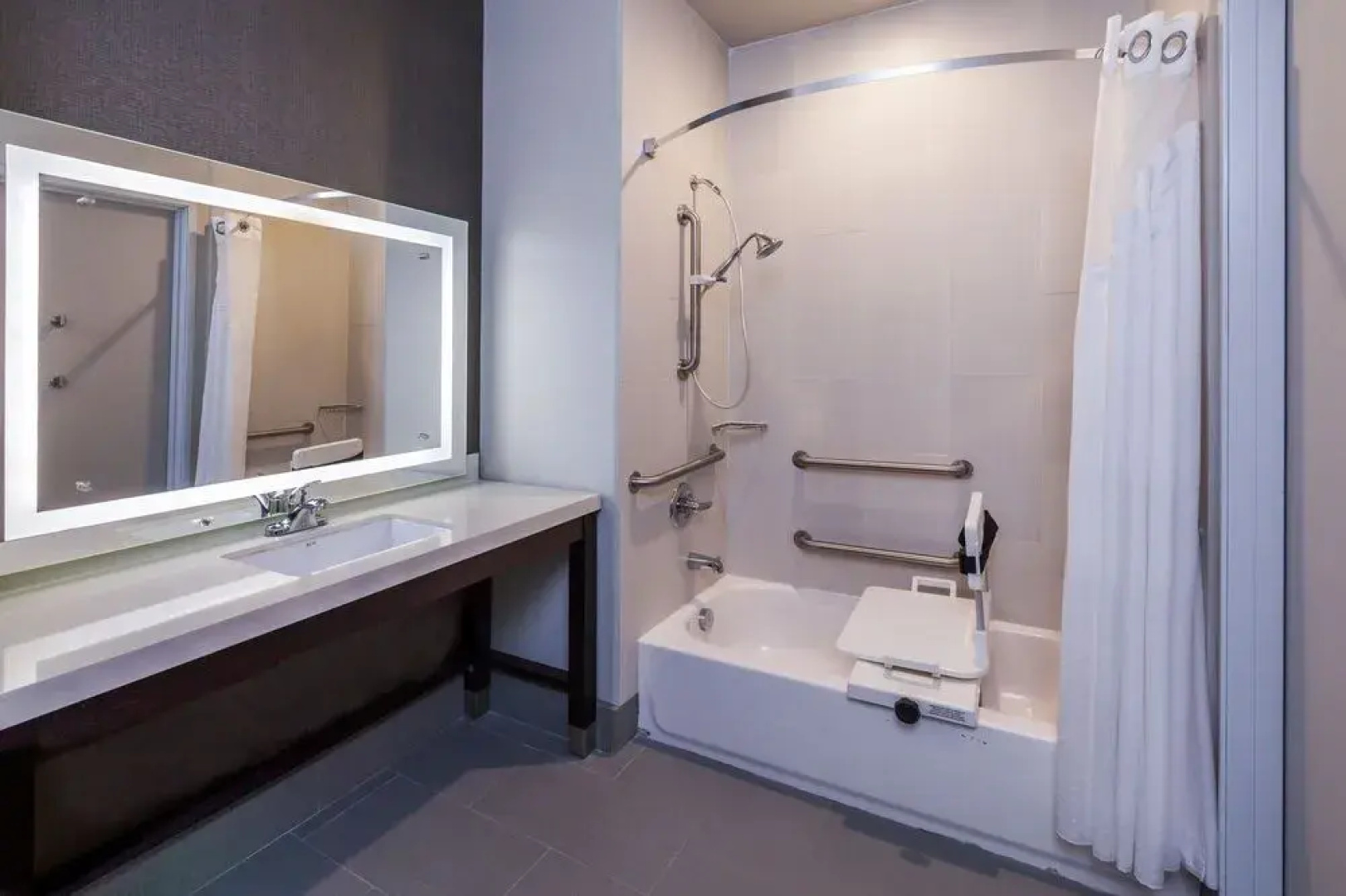 Holiday Inn Express and Suites Killeen-Fort Hood Area