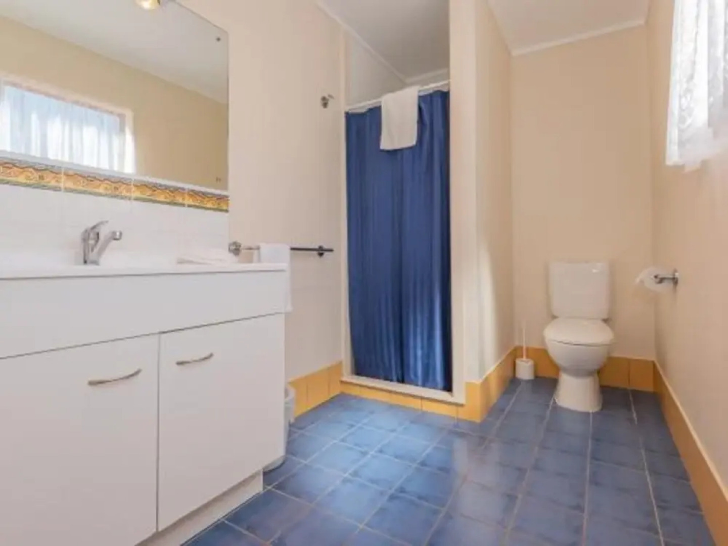 Blue Lake Top 10 Holiday Park