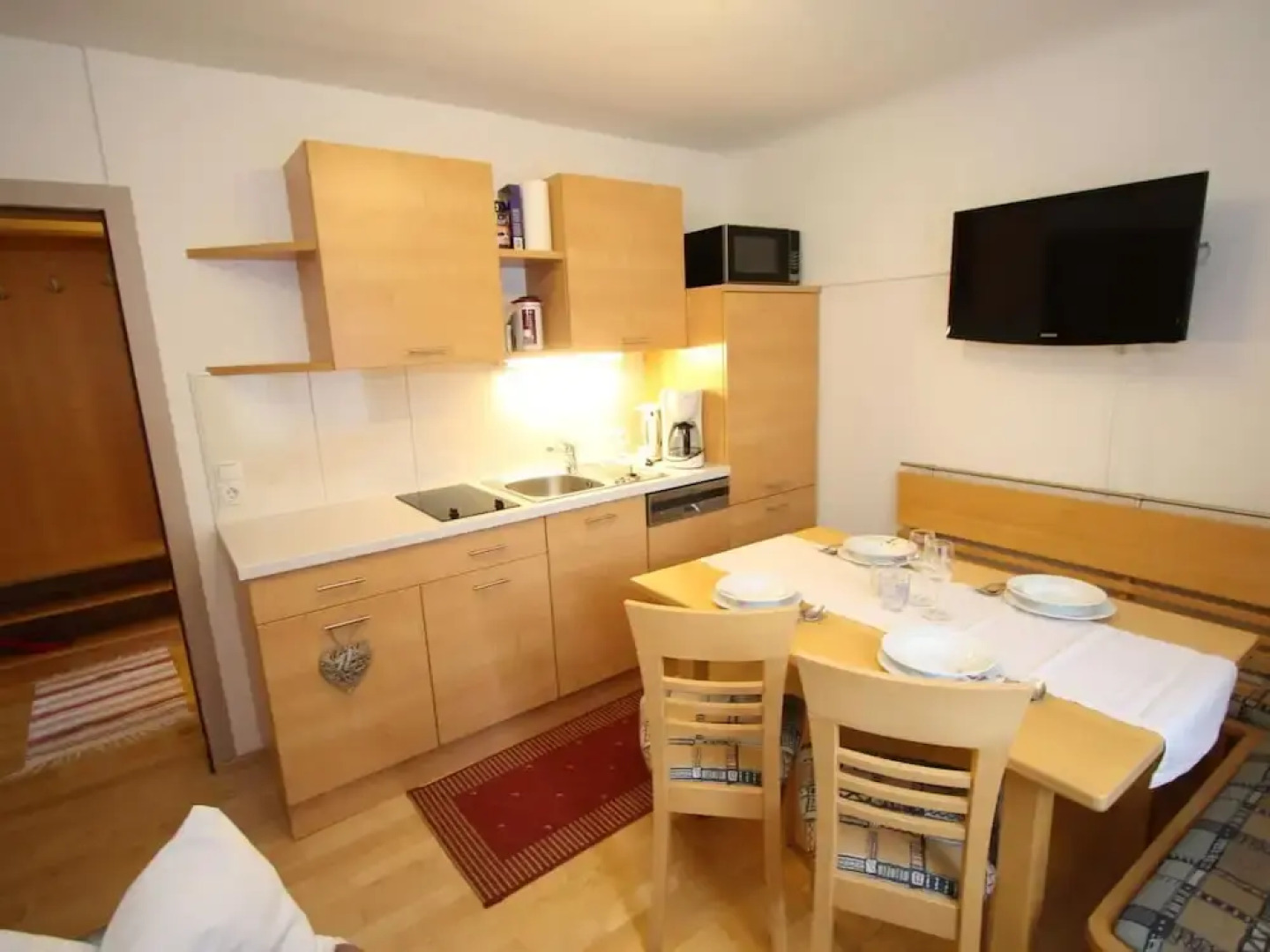 Cozy Apartment in Niedernsill Near Lake