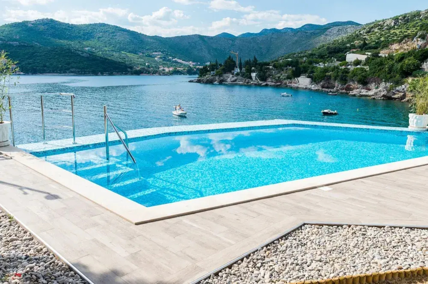 Apartments Ponta Magdalena