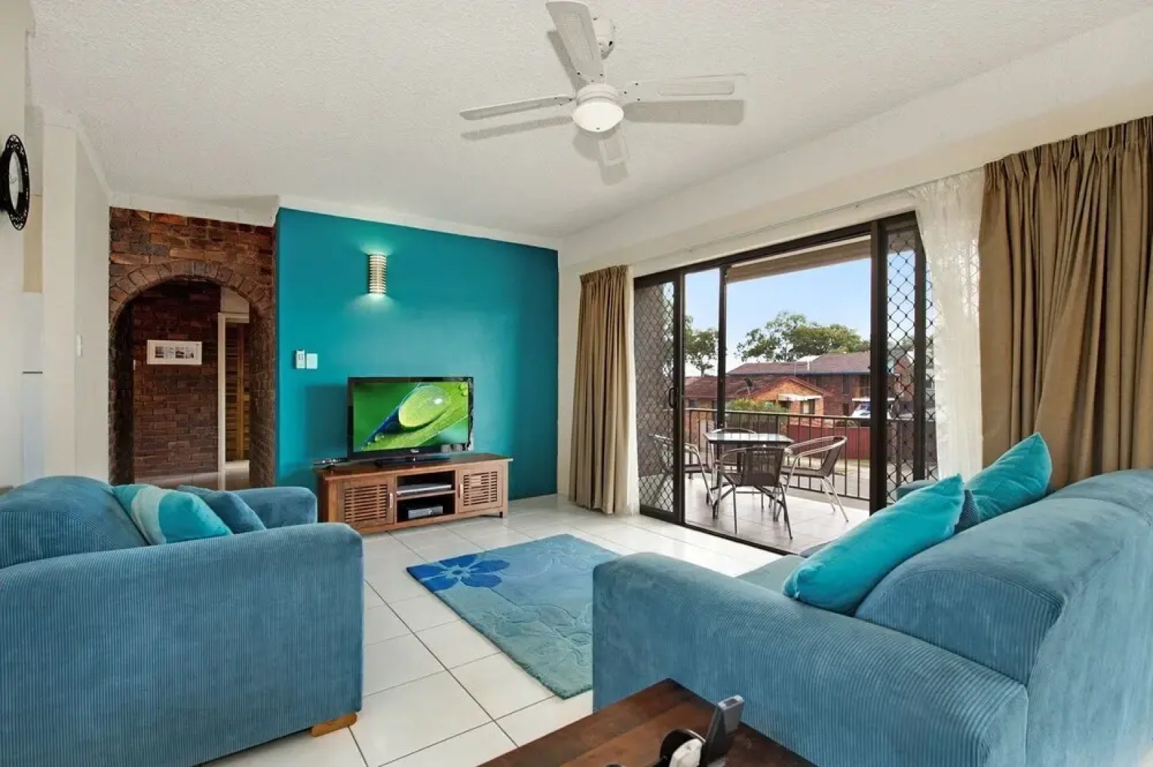 Waterviews,Pool, Wifi its all here !- Welsby Pde, Bongaree