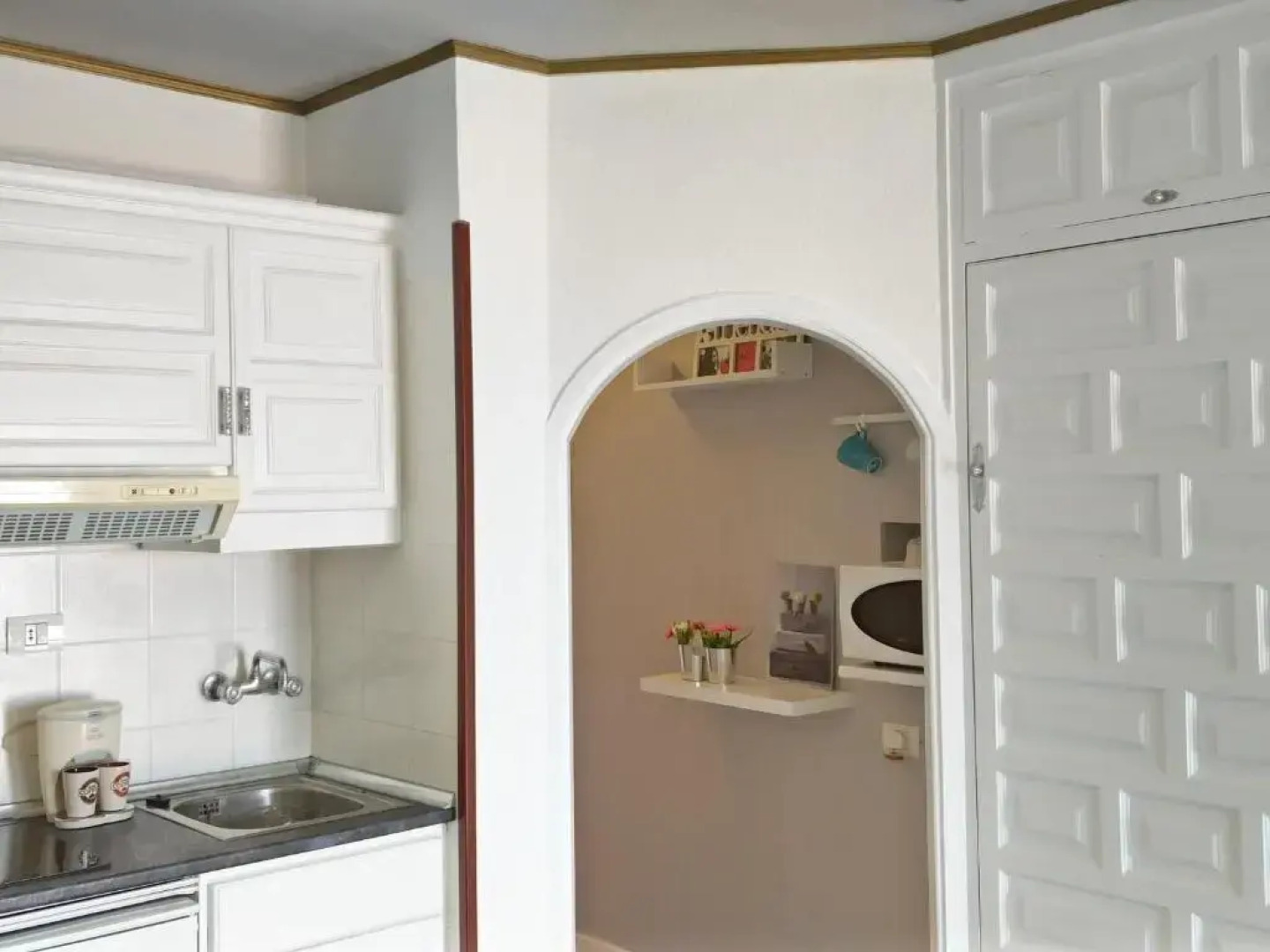 Luminous Studio in quiet area