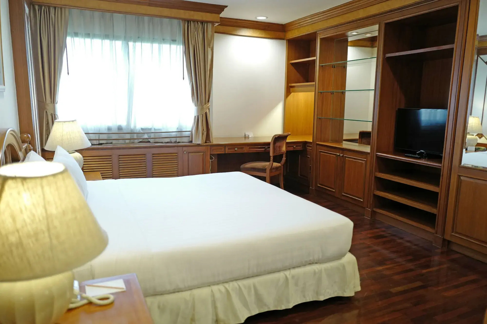 Bliston Suwan Park View