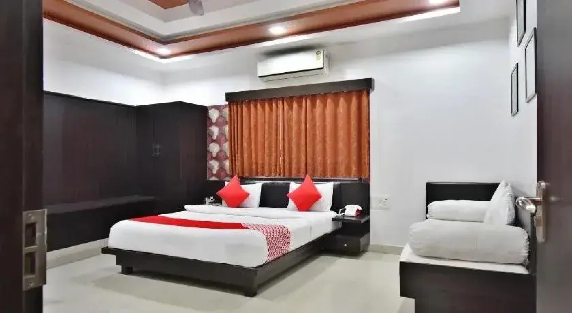 Hotel Rajputana Heights