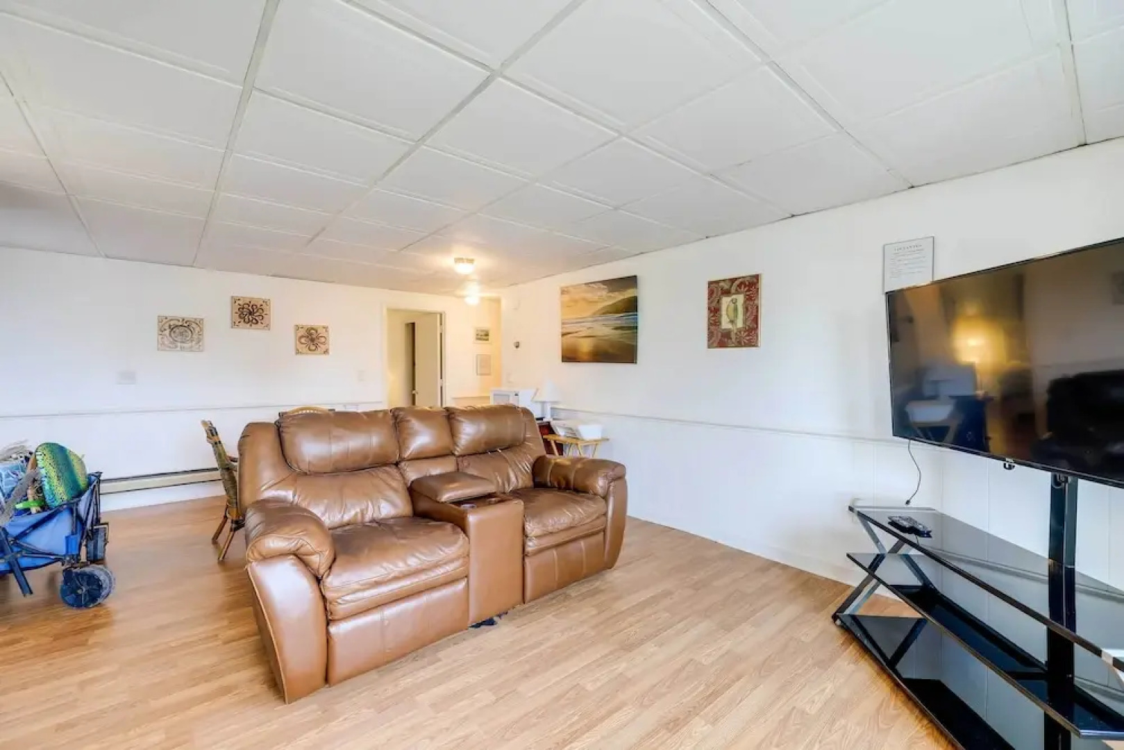 1 Ocean Fun:' Emerald Isle Apt, Steps to Beaches!