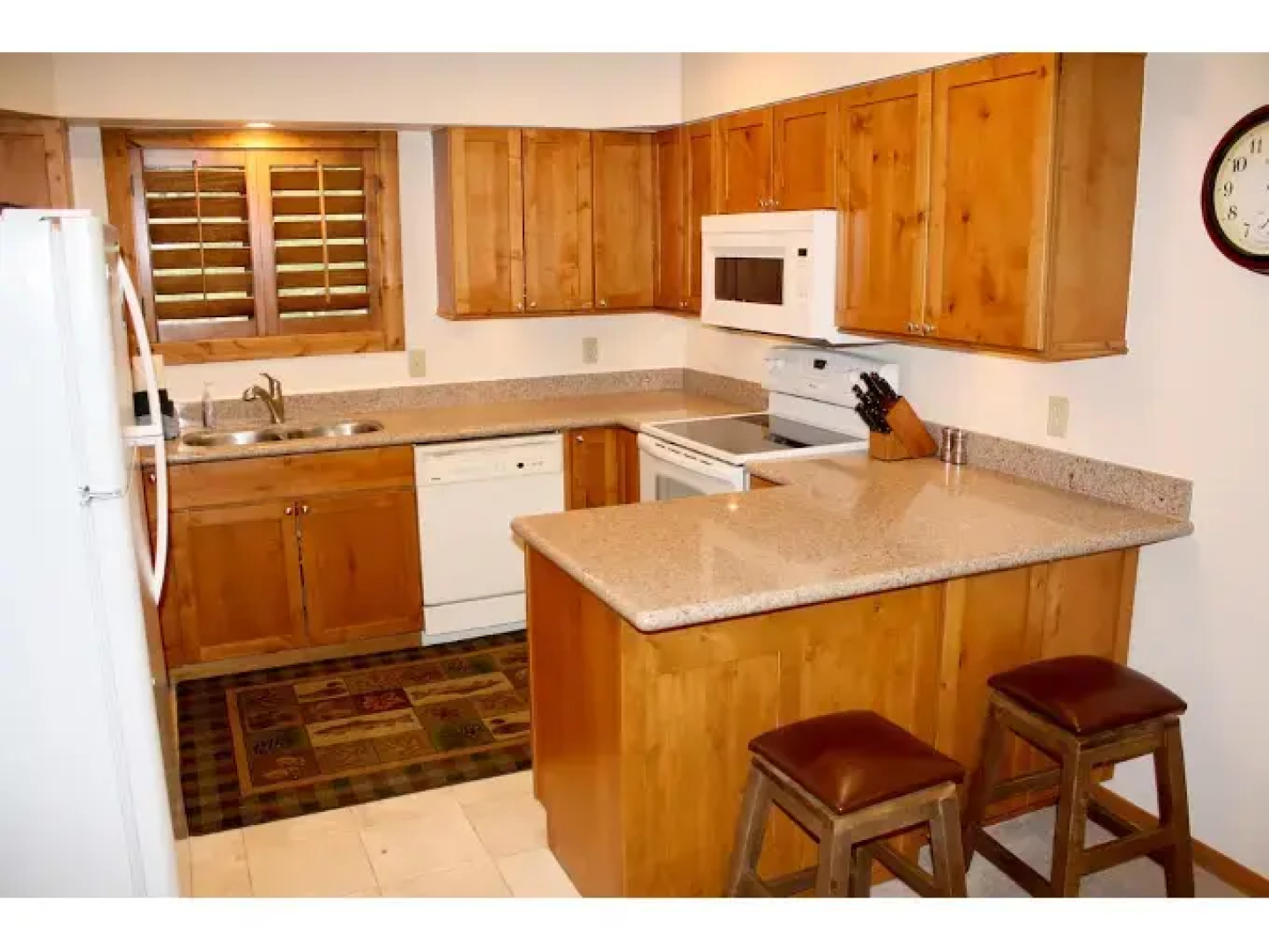 Woods Manor Condo