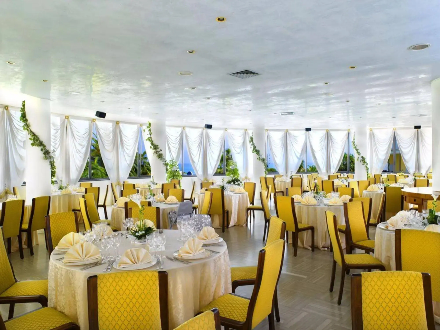 International Hotel & Suite