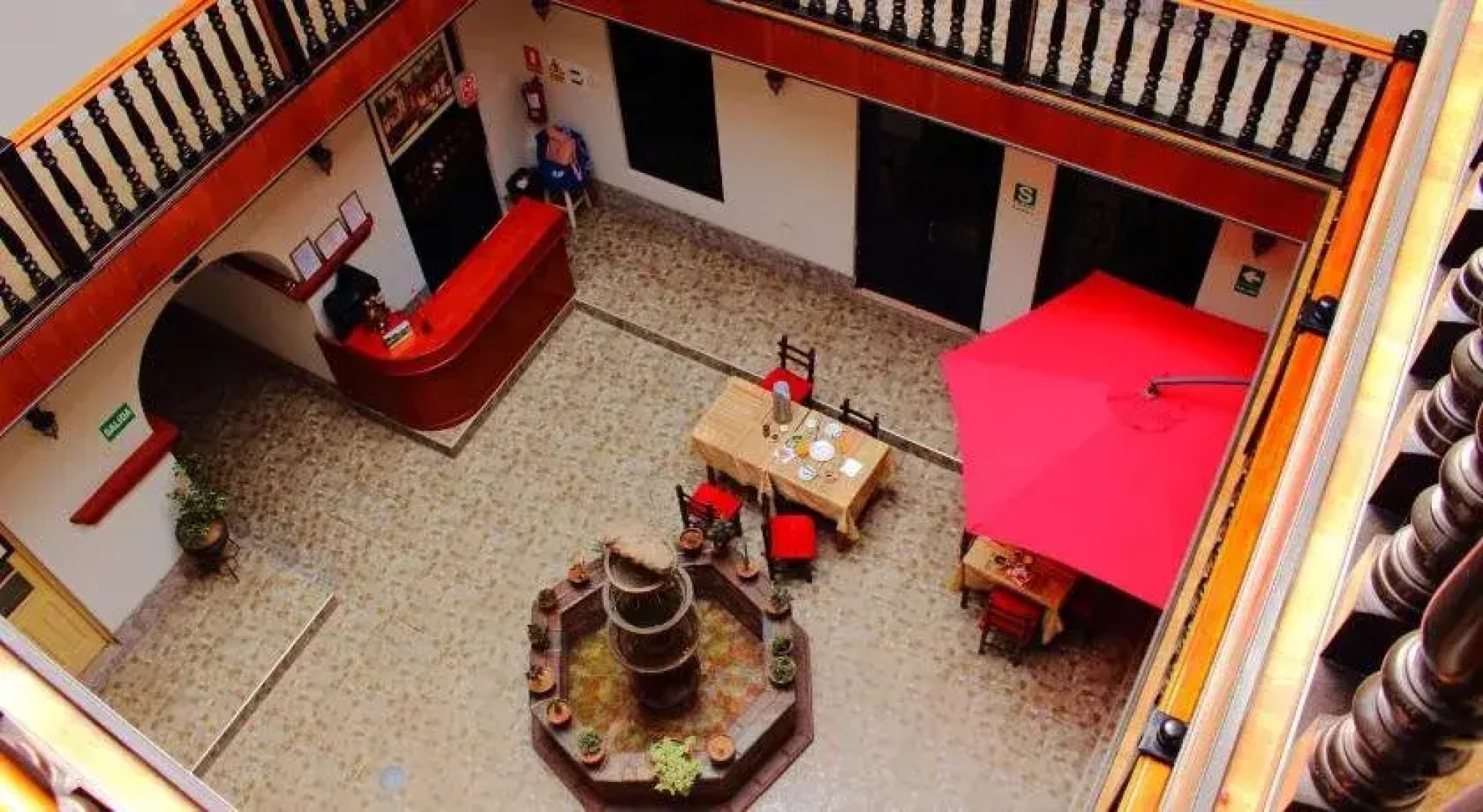 Colonial Plaza Hotel