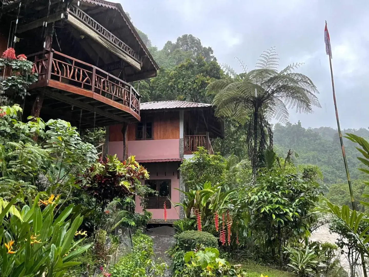 Kupu Kupu Garden Guest House & Cafe