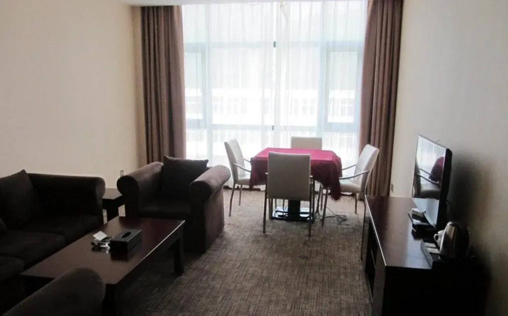 Baoji Wolong Juxing Hotel