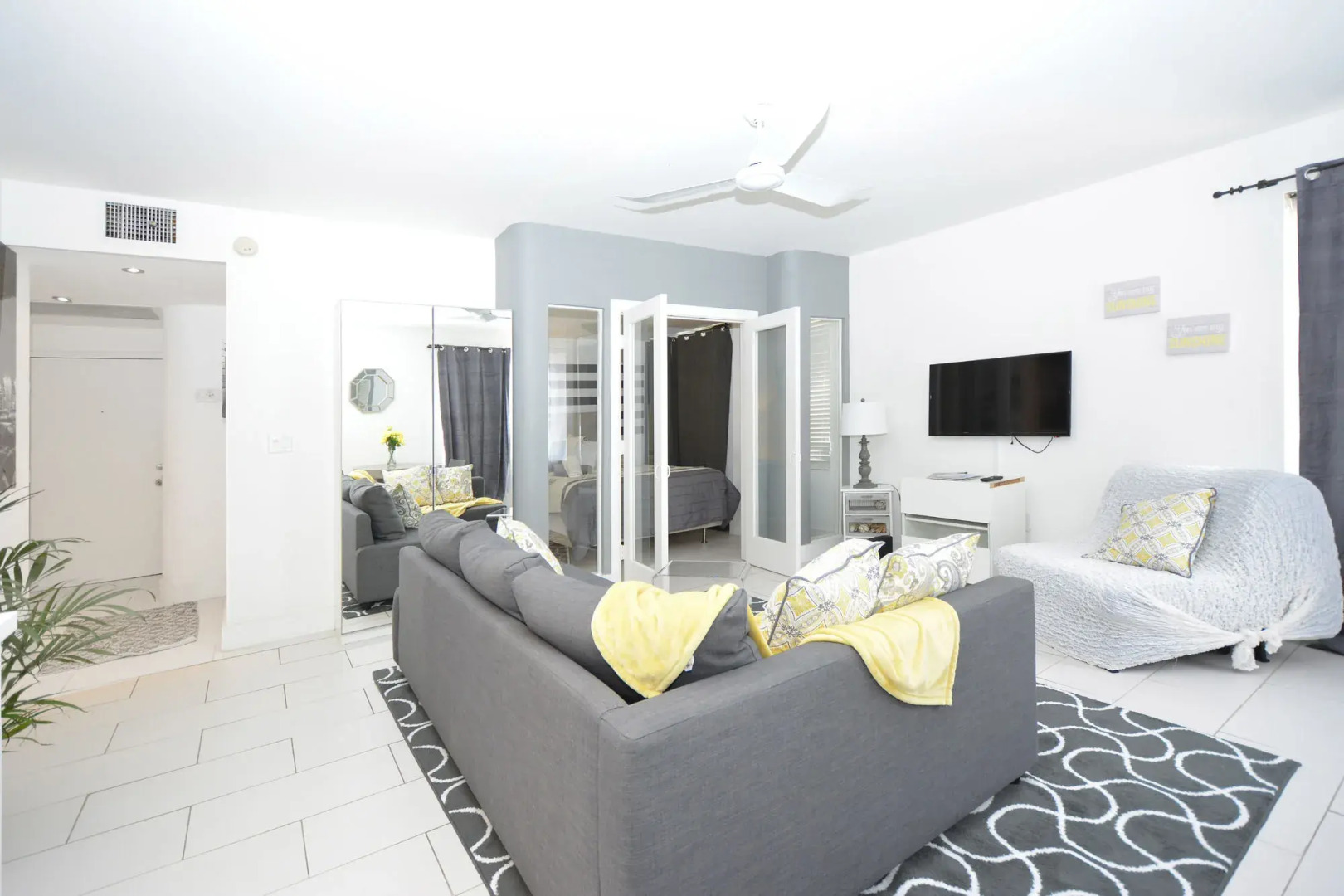 Art Deco Ocean Walk Apartments