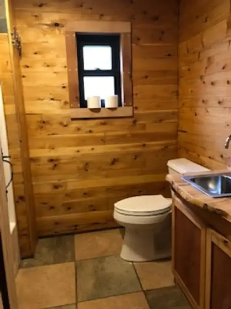 Riverbay Adventure Inn