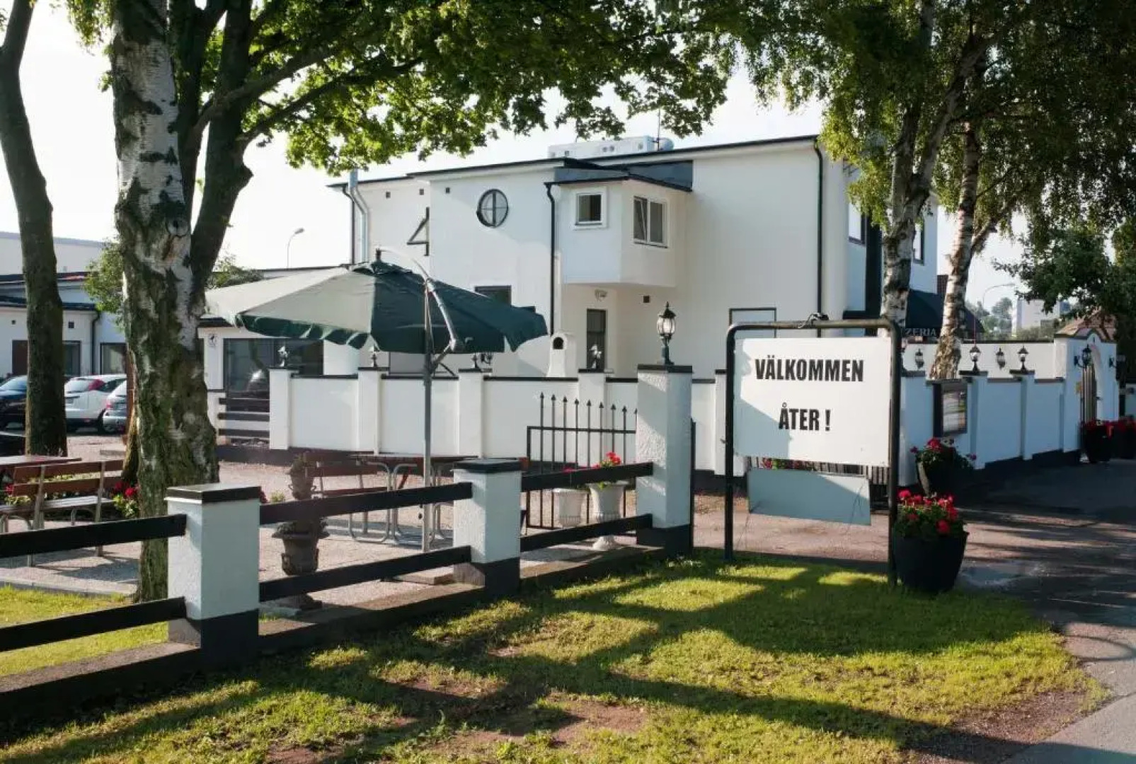 Milano Garden - City Bungalow Hotell, i gränssnittet till Kullabygdens pärlor