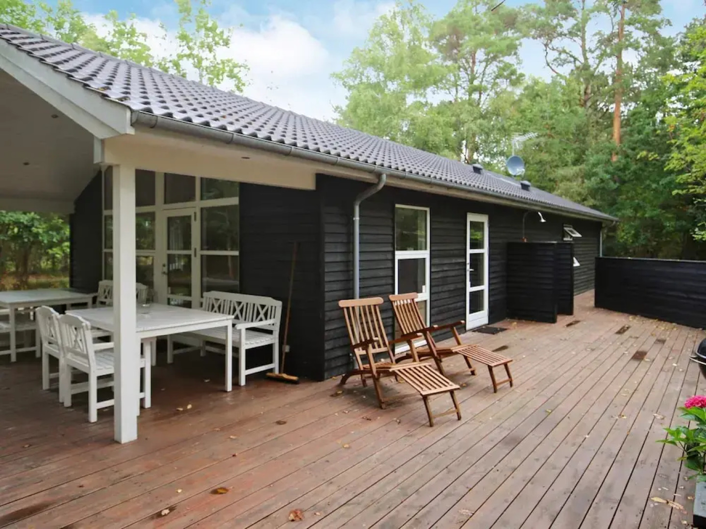 Modern Holiday Home in Zealand with Hot Tub