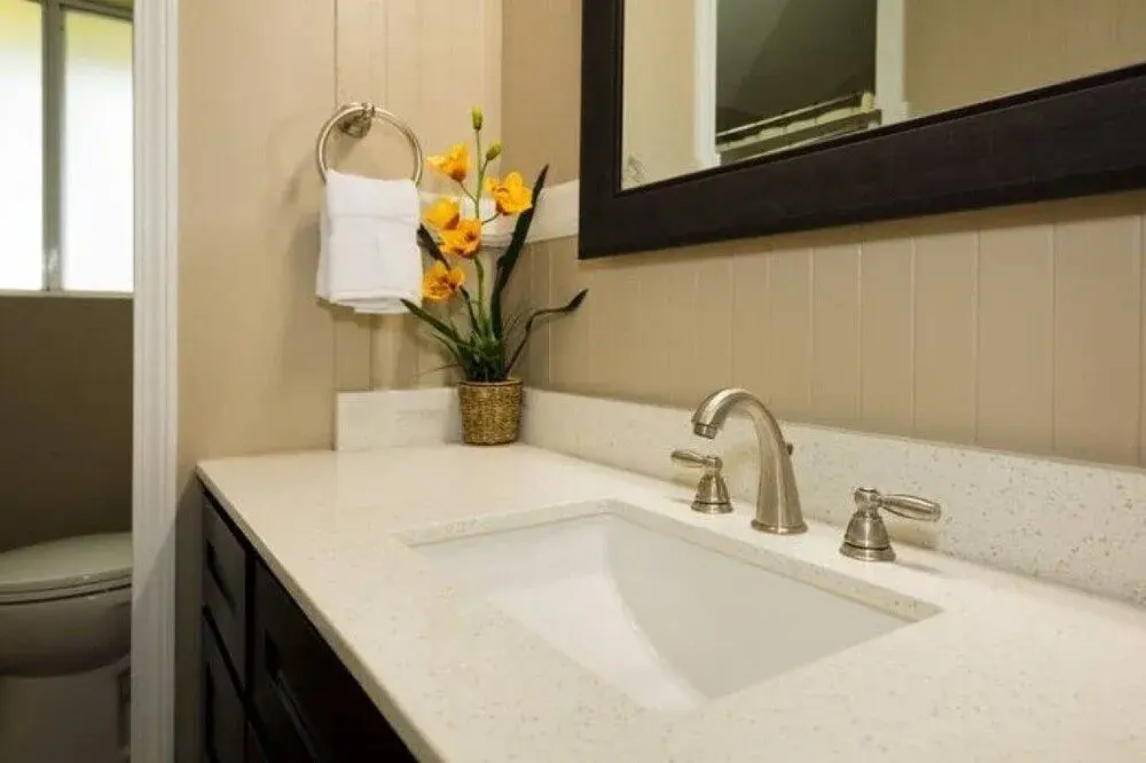 Makani Ea Home 2 Bedroom Home by RedAwning