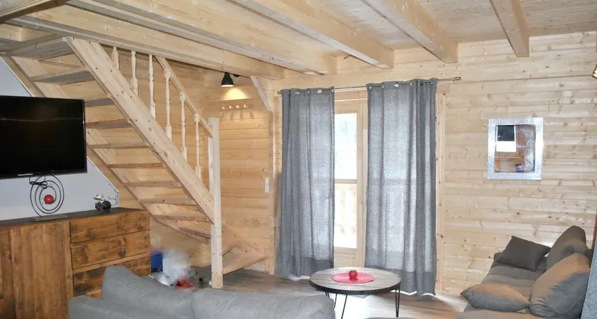 Chalet With 5 Bedrooms in Venosc, With Wonderful Mountain View, Enclos