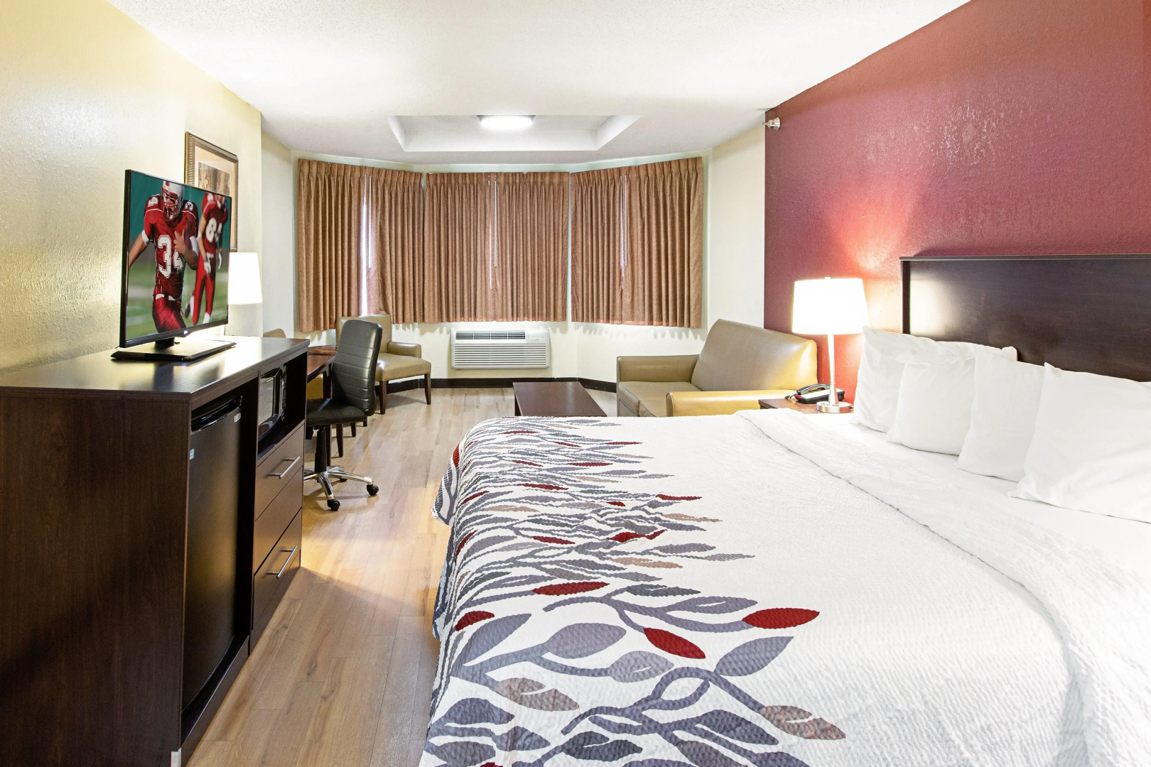 Red Roof Inn & Suites Omaha - Council Bluffs